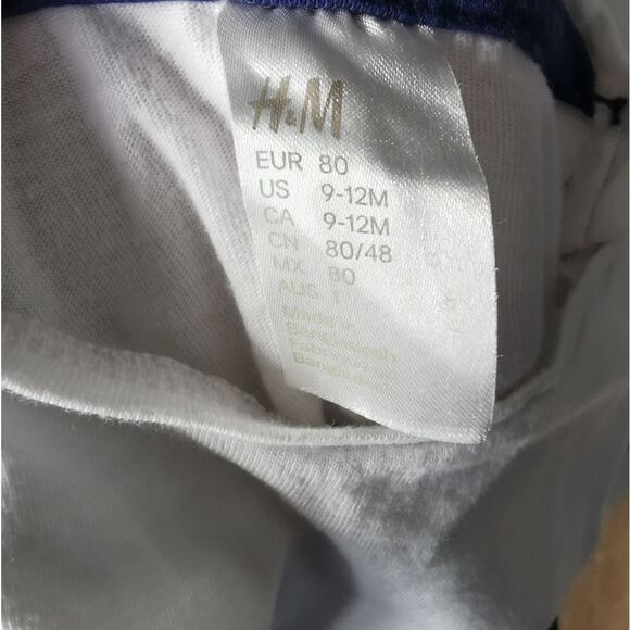 3/$20 H&M t-shirt size 9-12 m - Picture 4 of 4